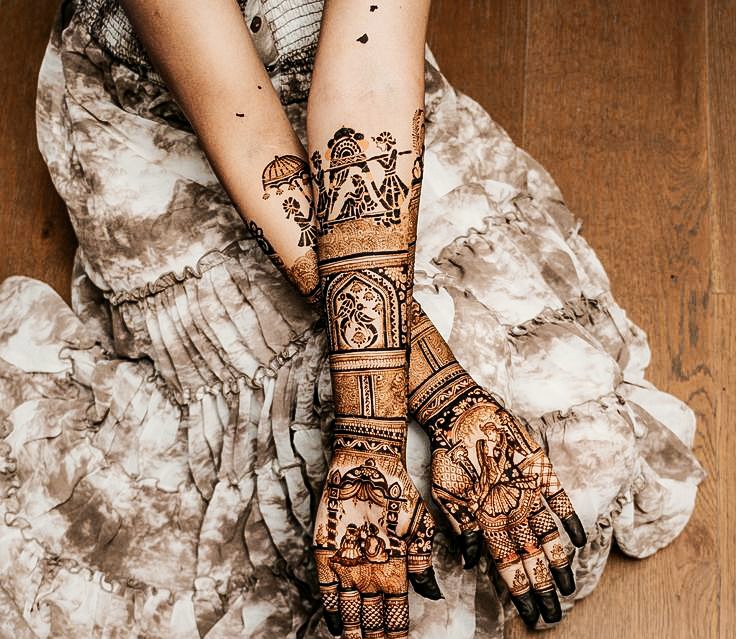 mehndi artist by Bloomington Events